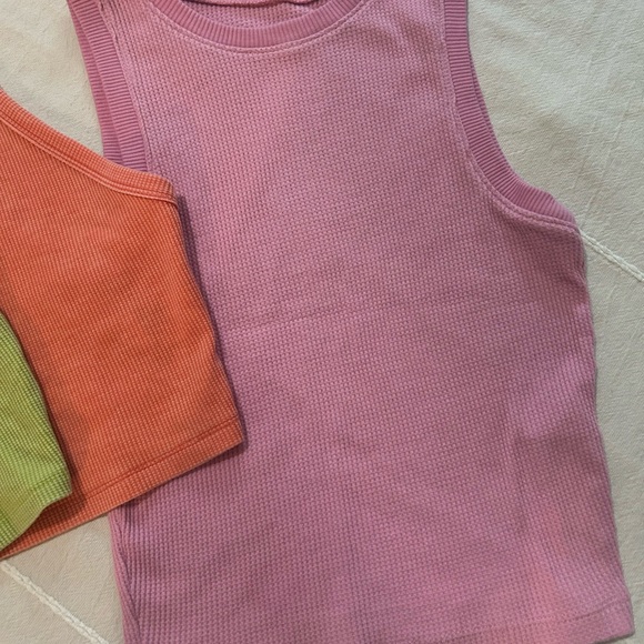 EUC American Eagle and Hollister bundle of cropped waffle and ribbed tanks - Picture 4 of 5